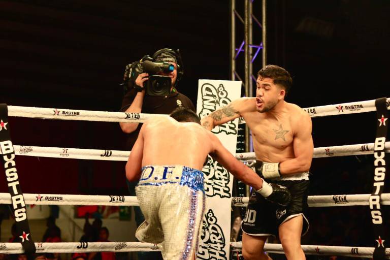 Alexis Molina mantiene su invicto al imponerse en el Parque Revolución