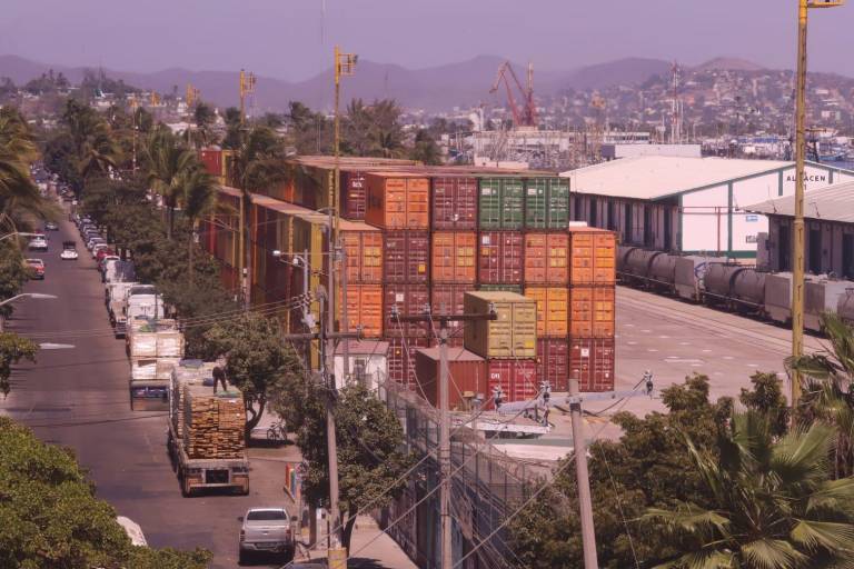 Movimiento de carga en puerto de Mazatlán aumenta 10% durante 2025