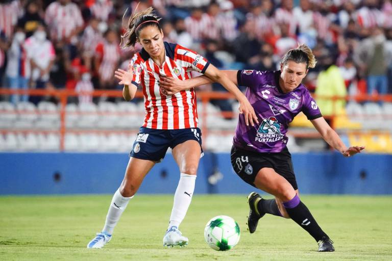 Chivas le da la vuelta a Pachuca y acaricia el título de la Liga MX Femenil