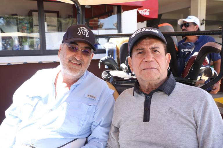 Golfistas se divierten jugando y ayudan a Foden
