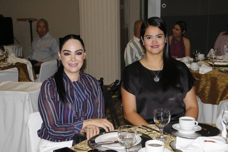 Celebran periodistas a la maestra ‘Techa’ en el Día de la Libertad de Expresión