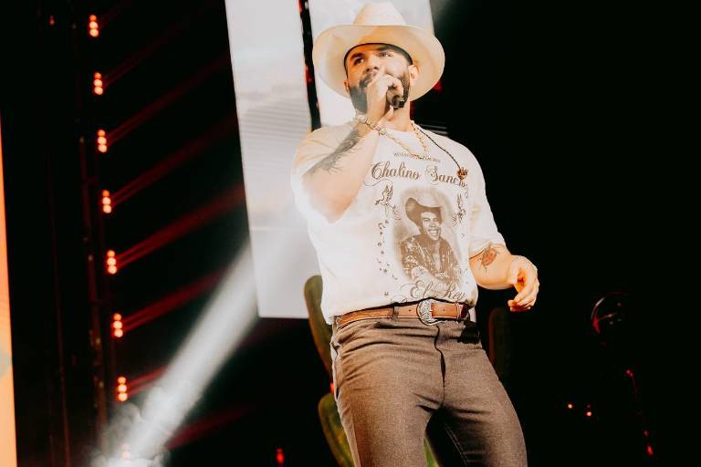 Posiciona Rolling Stone al álbum ‘Colmillo de Leche’ de Carín León, entre los mejores del 2023