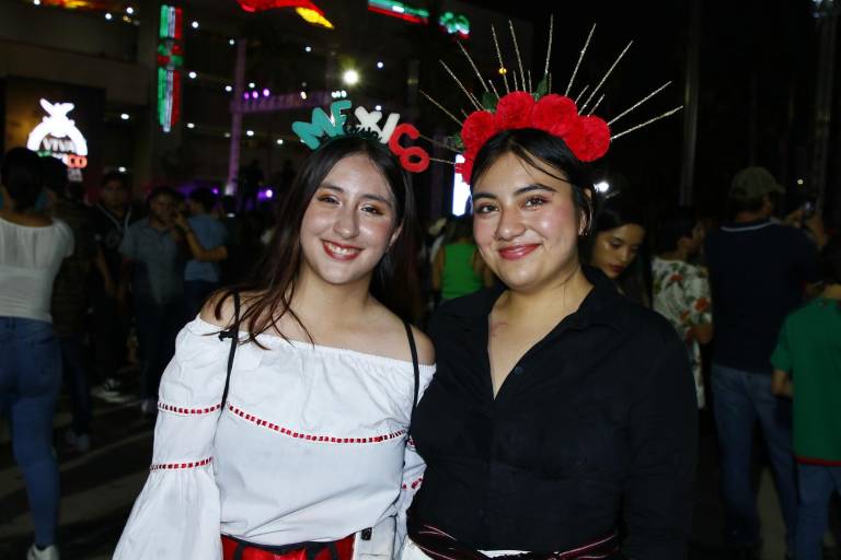 Gritan sinaloenses ¡Viva México!
