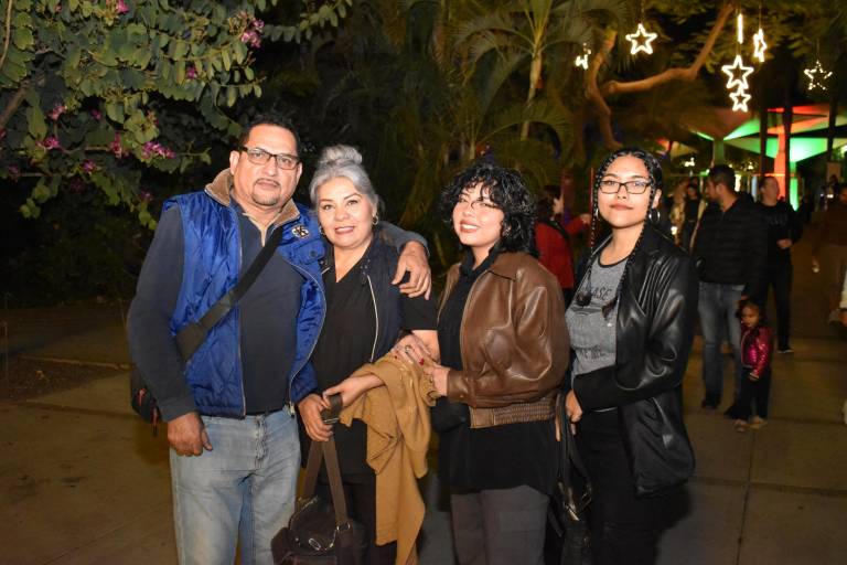 Con danza contemporánea disfrutan familias del cierre de la Navidad en el Botánico