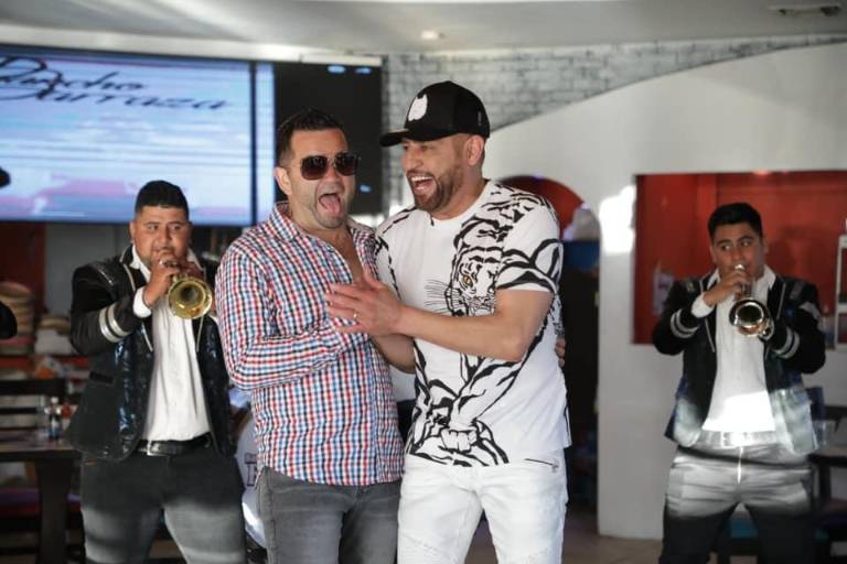 Pancho Barraza y Roberto Júnior estrenan dueto