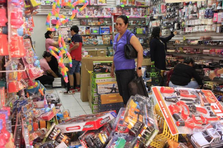 Reportan comerciantes del Centro de Culiacán bajas ventas en temporada navideña