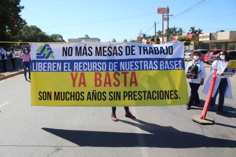Rocha Moya advierte que descontarán el día a trabajadores de Salud en paro