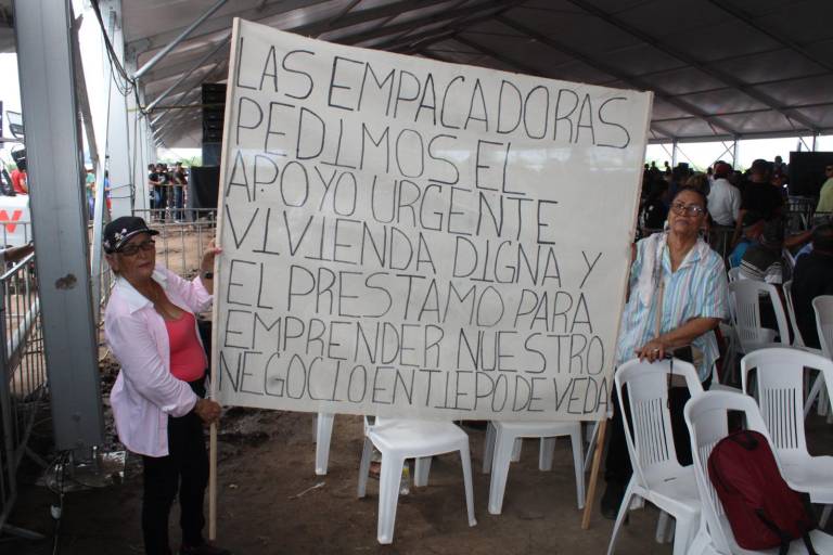 Buscan vecinos del sur de Sinaloa atención a sus necesidades ante visita de autoridades federales