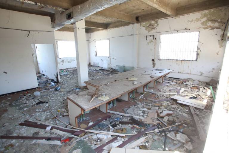 Deterioro acaba con edificio de Telégrafos en el Paseo Claussen de Mazatlán