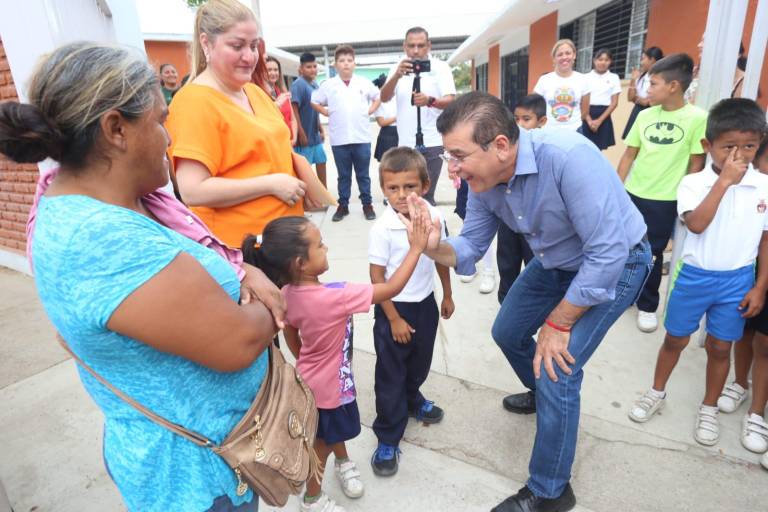 Piden a Alcalde certeza jurídica de predios en Colonia Rafael Buelna
