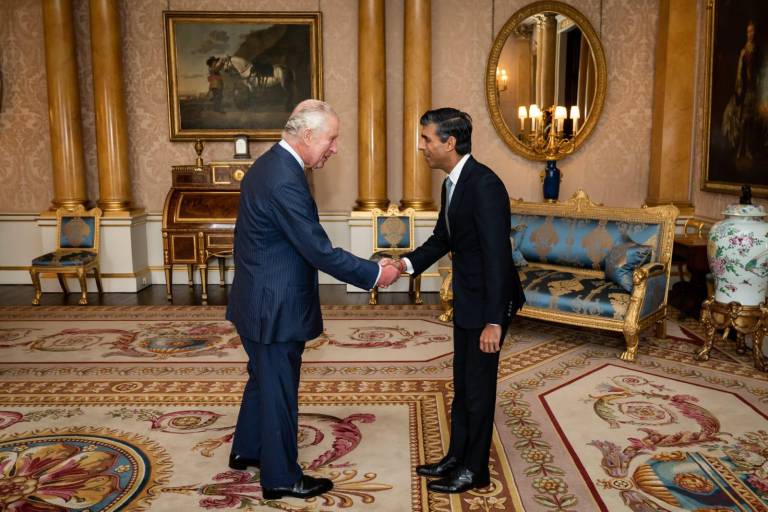 Rishi Sunak es nombrado Primer Ministro británico por el Rey Carlos III