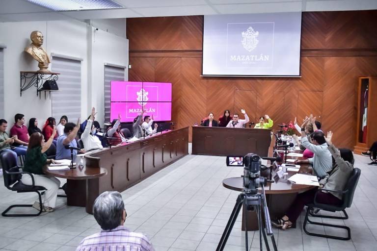 Aprueban 9 dictámenes de jubilaciones laborales, pensiones por retiro y viudez, en Mazatlán