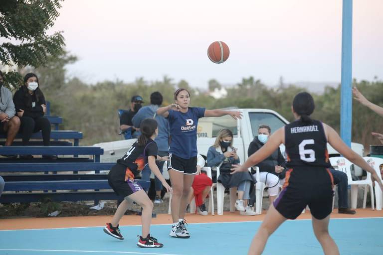 Capitanes sigue sin ganar en la Copa Semana Santa de baloncesto