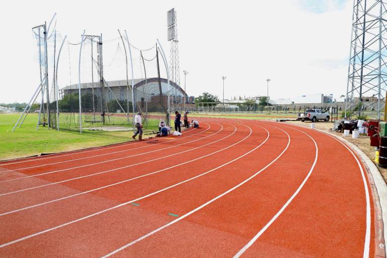 Reabrirán este lunes pista de atletismo del CAR