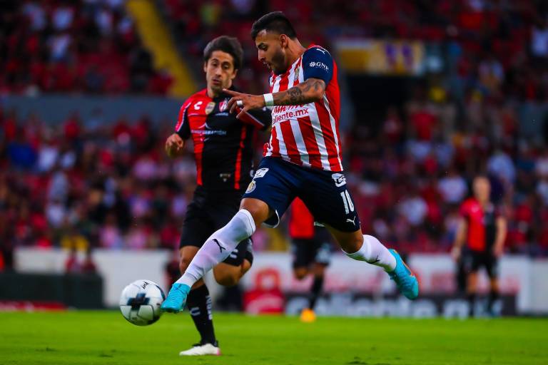 Atlas rescata agónico empate ante Chivas