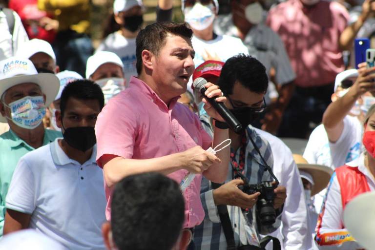 ‘Travieso’ Arce hace campaña con Mario Zamora y pidió unirse para no andar como Cuba o Venezuela