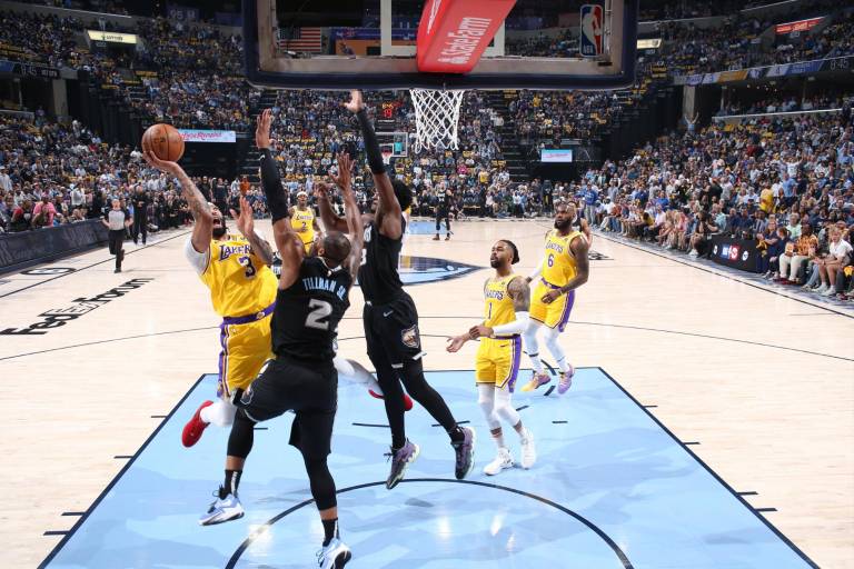 Memphis reacciona sin Morant y empata la serie ante Lakers