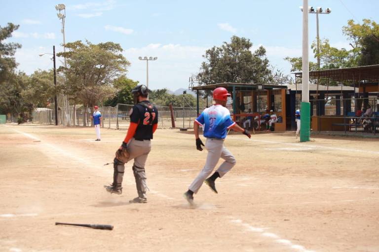 Auditoría-SAT mete en cintura a SNTE, en Beisbol Burócrata