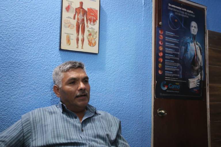 Epifanio Castañeda comparte su servicio de salud con el altruismo