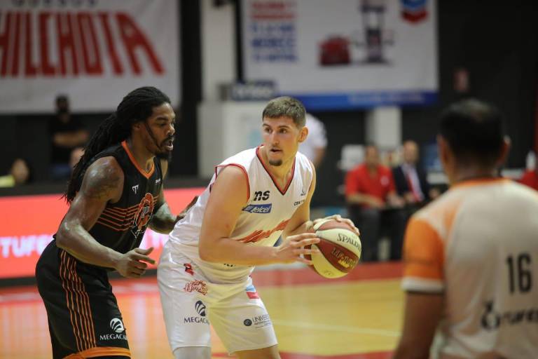 Venados Basketball regresa a la senda del triunfo al vencer a Pioneros
