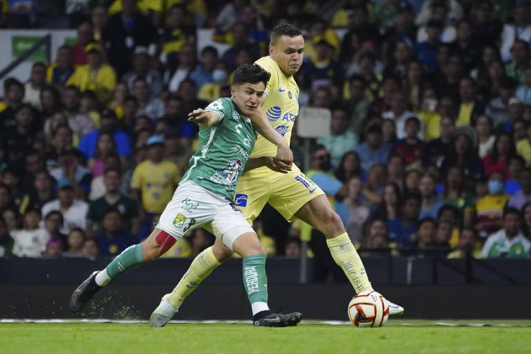 León rescata un empate en el Azteca