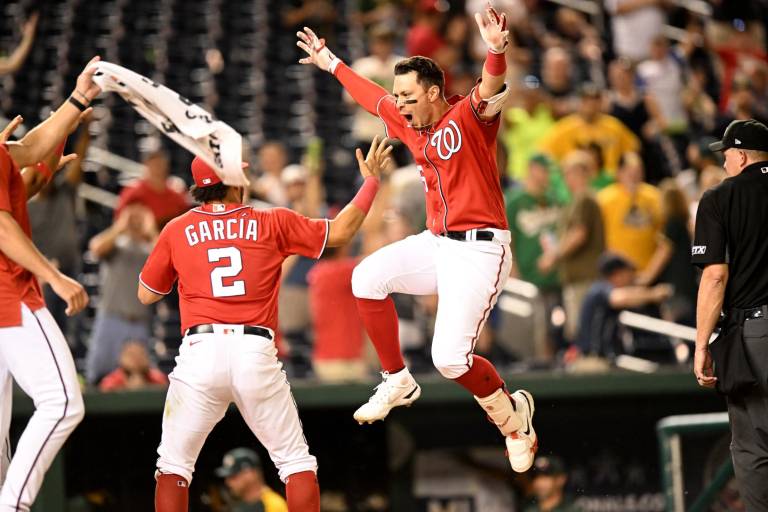 Con walk-off de Joey Meneses, Nacionales derrotan a Atléticos