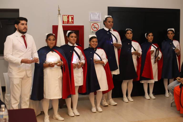 Con compromiso ético y humano se gradúan enfermeros de Cruz Roja