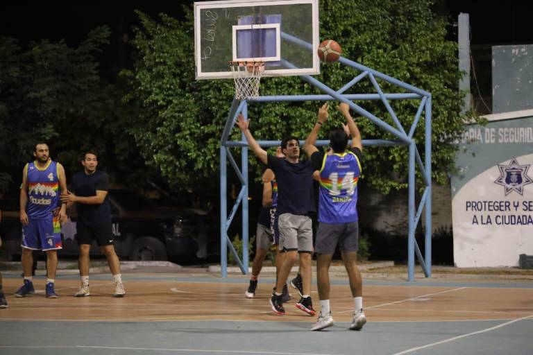 Devils impone su categoría en la Liga Casa Hogar