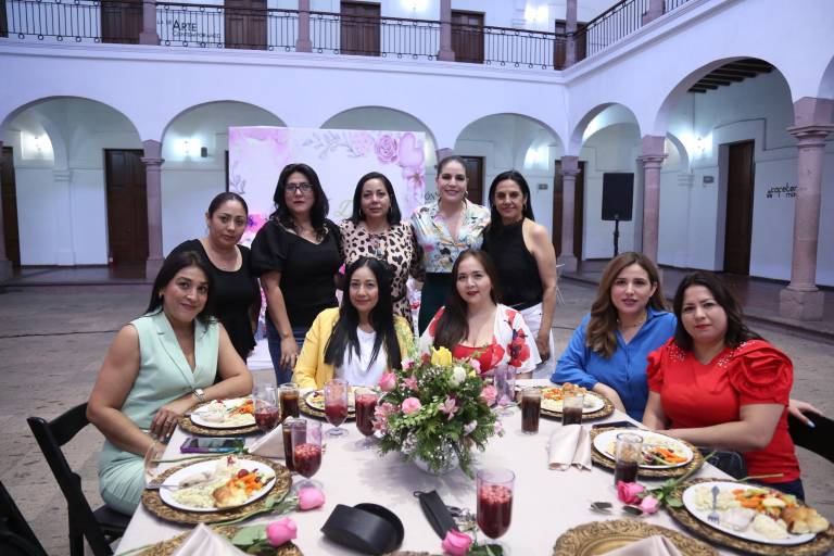Felicitan a las mamás del Isic