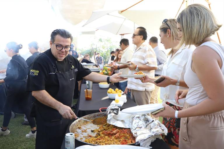 Asisten a comida en pro del Centro de Readaptación Social