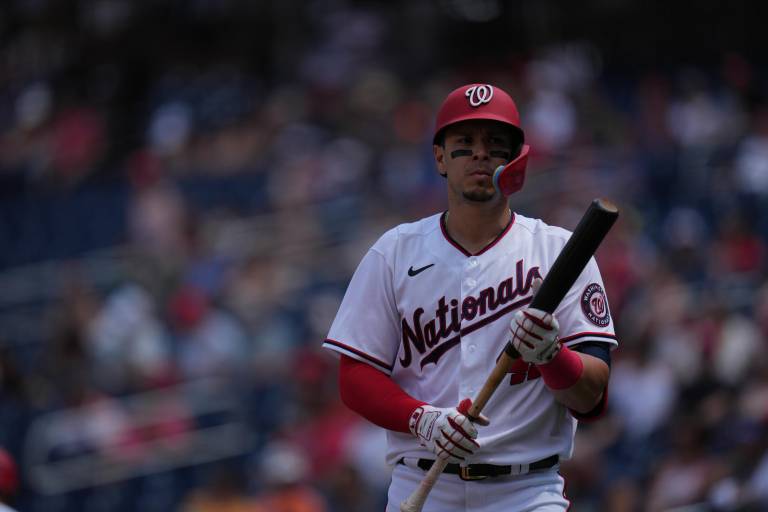 Joey Meneses prolonga racha con imparables para los Nacionales de Washington