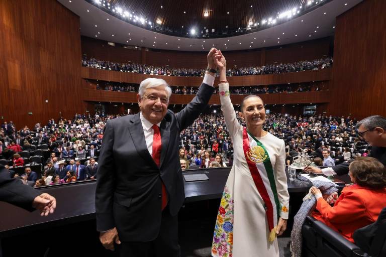 En su primer discurso como Presidenta de México, Sheinbaum se desvive en elogios hacia AMLO