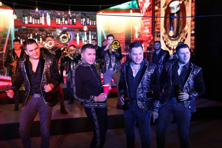 Banda Los Recoditos renueva uno de sus éxitos junto a Nico Hernández