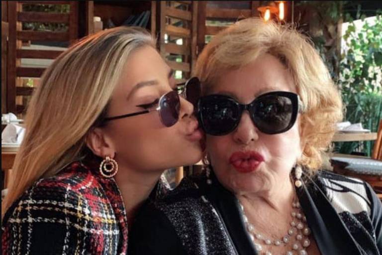 Michelle Salas presume fotos con la dinastía Pinal