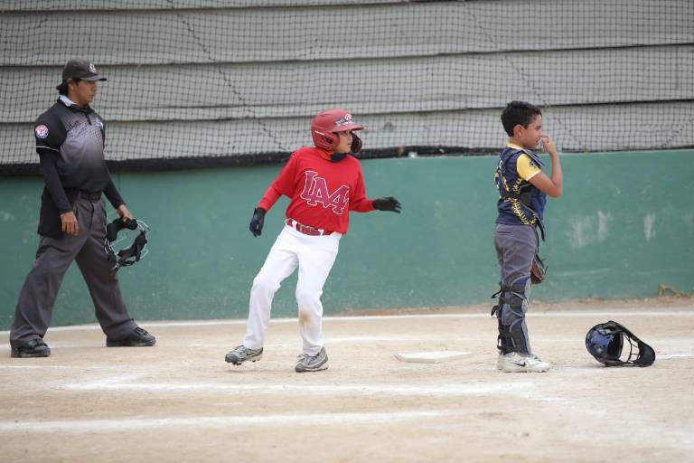 Liga Mazatlán explota a la ofensiva y noquea a Rieleros en el Mazatlán Baseball Tournament