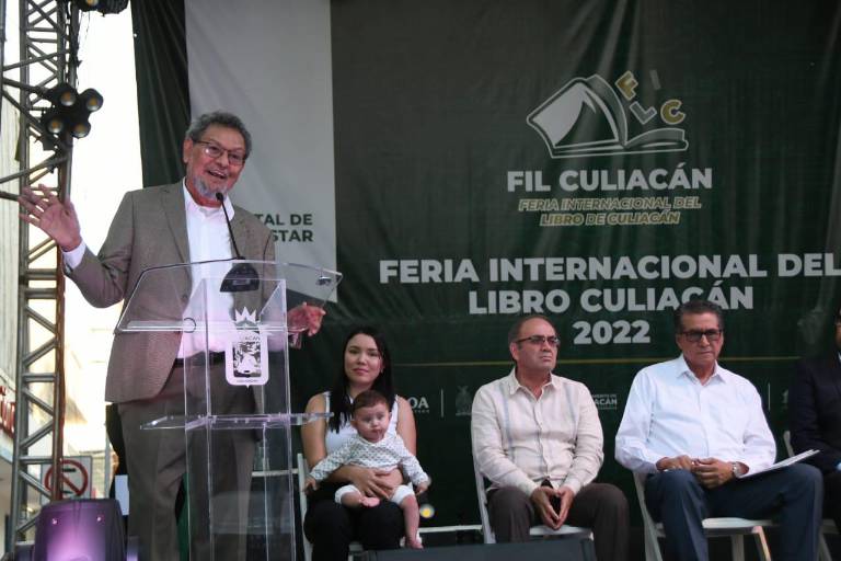 Elmer Mendoza inaugura la Feria Internacional del Libro en Culiacán