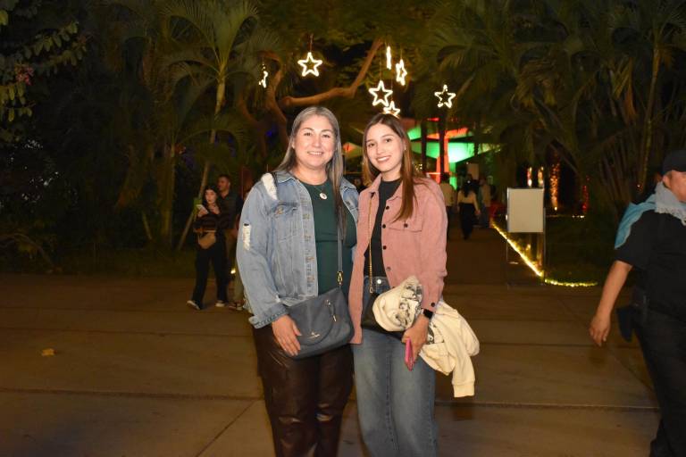 Con danza contemporánea disfrutan familias del cierre de la Navidad en el Botánico