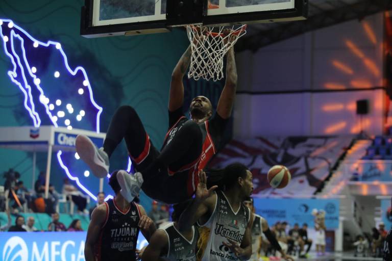 Venados Basketball cae ante Zonkeys en el puerto