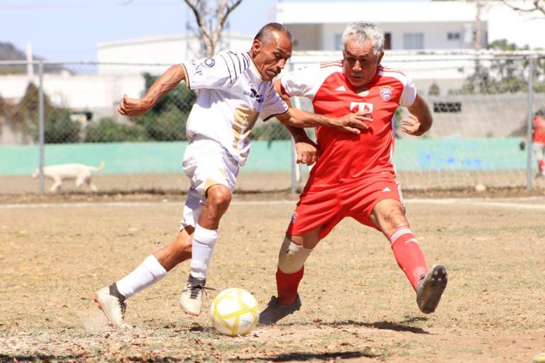 Muralla FC no cede terreno en Futbol Veteranos Platino