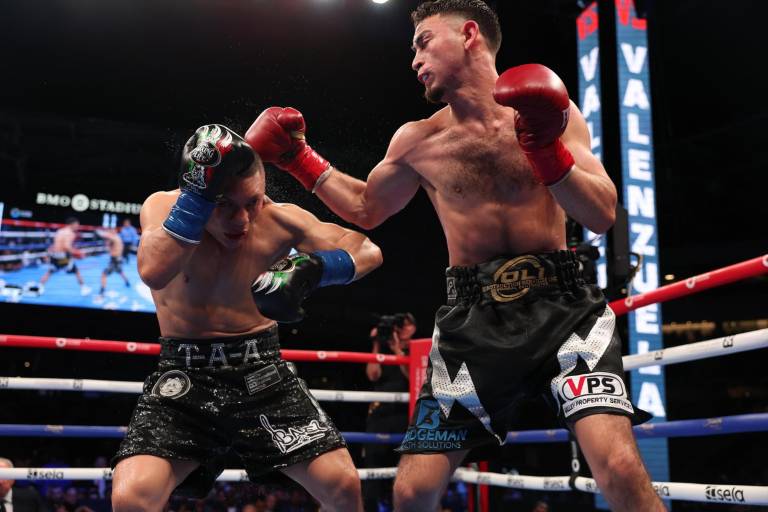 Sinaloense ‘Rayo’ Valenzuela destrona a Pitbull Cruz