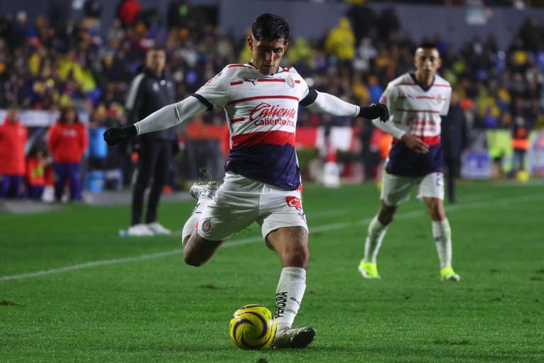 Chivas perdona y cae ante Tigres en el Volcán