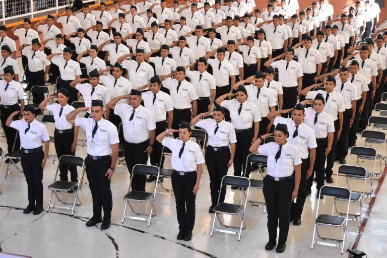 Se gradúan 119 policías municipales y custodios penitenciarios de la Unipol