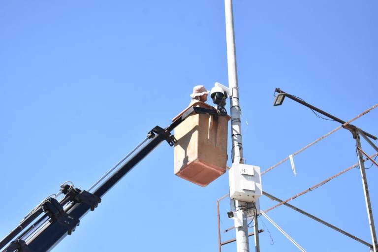 No licitan, pero SSP dice que repuso 141 videocámaras de vigilancia