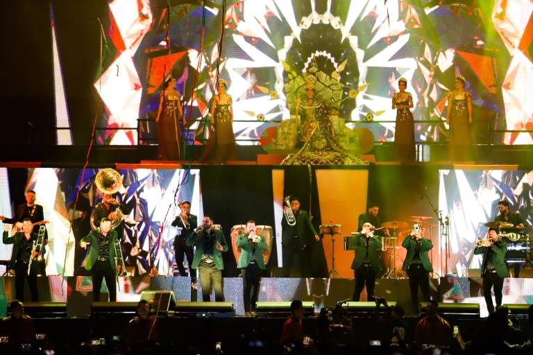 Banda MS arma una gran fiesta por sus 20 años