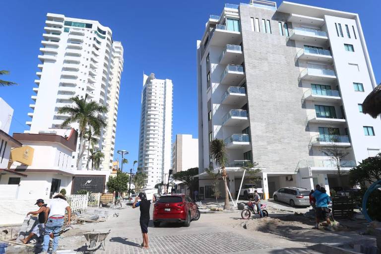Prevén traer albañiles de otros estados para el ‘boom’ inmobiliario que hay en Mazatlán: Ingenieros
