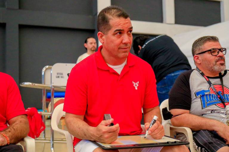 Freddy Cisneros se integra al cuerpo de coaches de Venados Baskteball