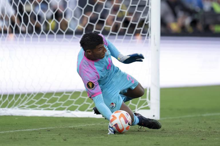 Las salvadas de Mosquera meten a Panamá en la final