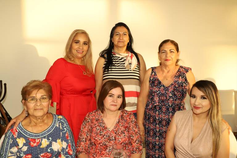 Esposas de integrantes del Colegio de Ingenieros Civiles de Mazatlán celebran su día