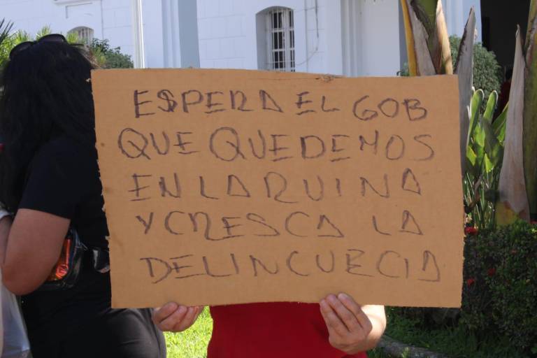 Comerciantes del Tianguis Los Huizaches protestan en el Ayuntamiento de Culiacán