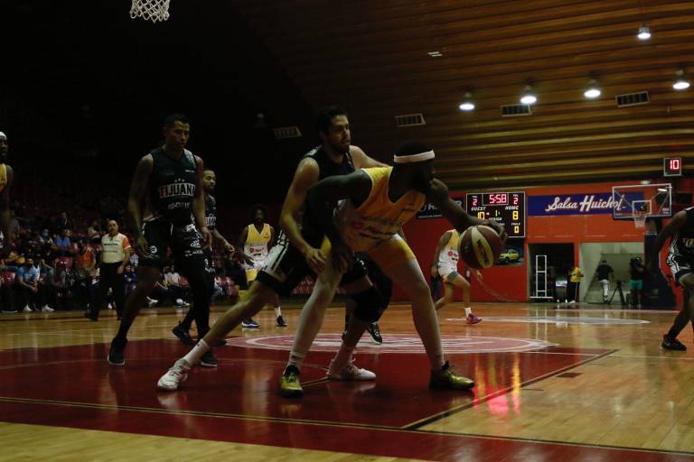 Caballeros de Culiacán sucumbe en casa ante Zonkeys